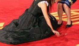 明星爆料假鞋事件视频在线观看,视频曝光事件真相